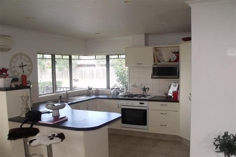 Photo of property in 2 Woodfield Place, Parkvale, Hastings, 4122