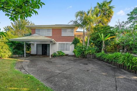 Photo of property in 1 Freshney Place, Hillpark, Auckland, 2102