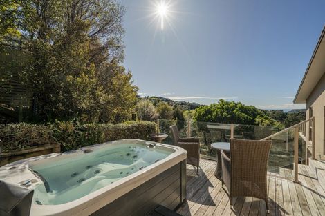 Photo of property in 10 Patricia Place, Hahei, Whitianga, 3591