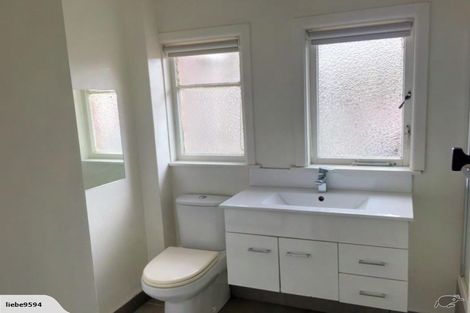 Photo of property in 2 Wyoming Avenue, Murrays Bay, Auckland, 0630