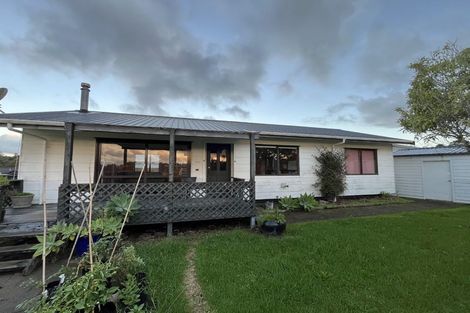 Photo of property in 36 Meadowvale Rise, Titirangi, Auckland, 0604