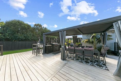 Photo of property in 84 Shaw Road, Oratia, Auckland, 0604