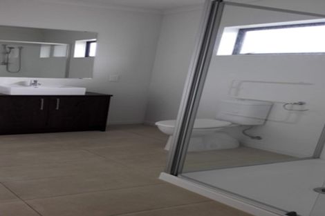 Photo of property in 4 Lane Cameron Place, Flat Bush, Auckland, 2019