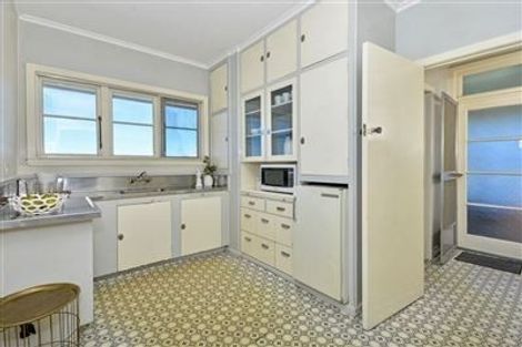 Photo of property in 12 Quebec Road, Milford, Auckland, 0620