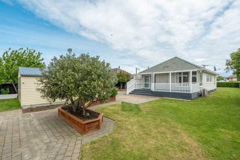 Photo of property in 22 Lambeth Crescent, Northcote, Christchurch, 8052