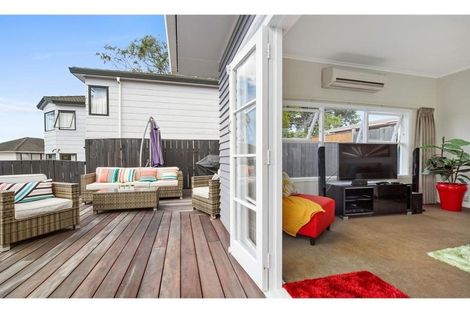 Photo of property in 1/8 Arrow Road, Forrest Hill, Auckland, 0620