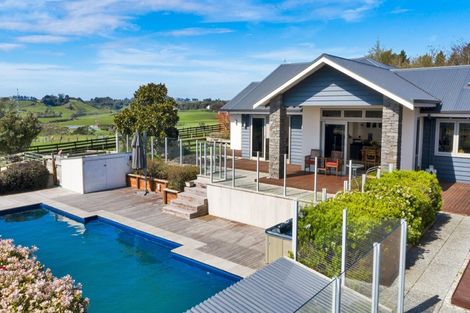 Photo of property in 83 Clearview Road, Lepperton, New Plymouth, 4373