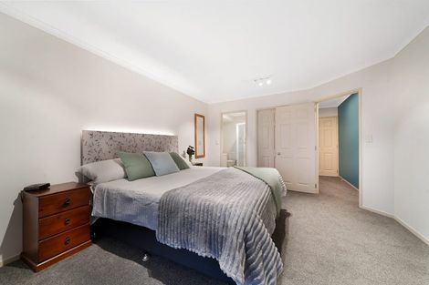 Photo of property in 32 Te Kauri Place, Helensville, 0800