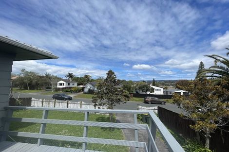 Photo of property in 8 Pahi Place, West Harbour, Auckland, 0618