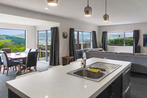 Photo of property in 29 Mcewen Crescent, Riverstone Terraces, Upper Hutt, 5018