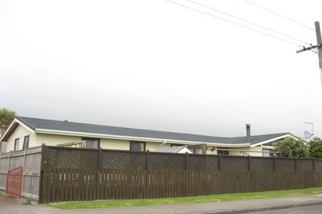 Photo of property in 18 Messenger Terrace, Oakura, 4314