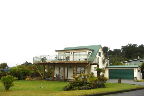 Photo of property in 23 Ana Street, Moana, 7872