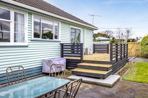 Photo of property in 1 Malone Place, Hawera, 4610