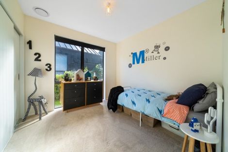 Photo of property in 1 Hovingham Court, Jacks Point, Queenstown, 9371