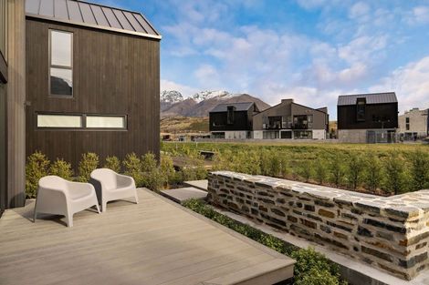 Photo of property in 10 Soudley Court, Jacks Point, Queenstown, 9371
