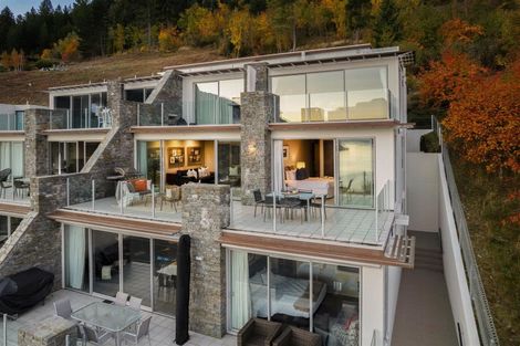 Photo of property in 4/25 Belfast Terrace, Queenstown, 9300