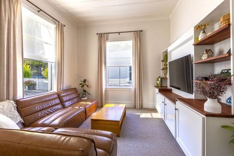 Photo of property in 43 Havelock Road, Hospital Hill, Napier, 4110