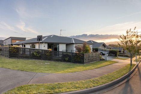 Photo of property in 1 Anglers Way, Omokoroa, 3114