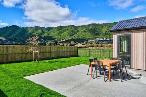 Photo of property in 100 Waipunahau Road, Waikanae, 5036