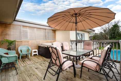 Photo of property in 64 View Road, Henderson, Auckland, 0612