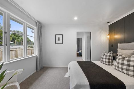 Photo of property in 390 Mangorei Road, Merrilands, New Plymouth, 4312