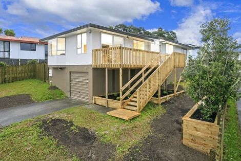 Photo of property in 9 Jumento Place, Unsworth Heights, Auckland, 0632