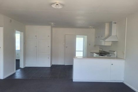 Photo of property in 8 Simons Street, Moturoa, New Plymouth, 4310