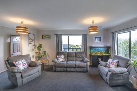 Photo of property in 25 Dominica Crescent, Grenada Village, Wellington, 6037