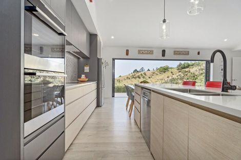 Photo of property in 36 Spikes Way, Whitianga, 3510