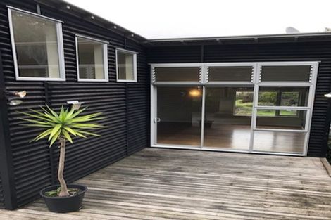 Photo of property in 21a Korotaha Terrace, Rothesay Bay, Auckland, 0630