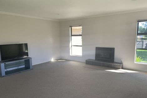 Photo of property in 15 Waiora Place, Pyes Pa, Tauranga, 3112