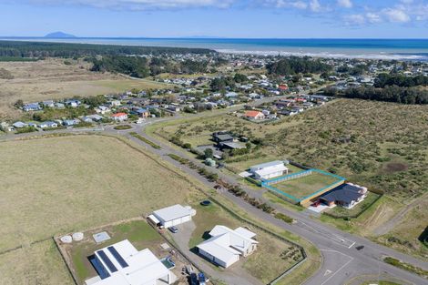 Photo of property in 19 Waitarere Rise Avenue, Waitarere Beach, Levin, 5510