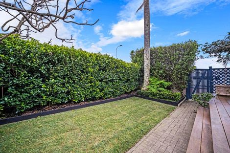 Photo of property in 1/254 Meola Road, Point Chevalier, Auckland, 1022