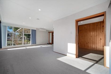 Photo of property in 13 Walden Place, Mangere East, Auckland, 2024