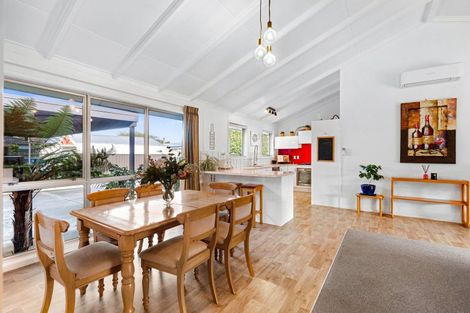 Photo of property in 11 Holyrood Street, Taradale, Napier, 4112