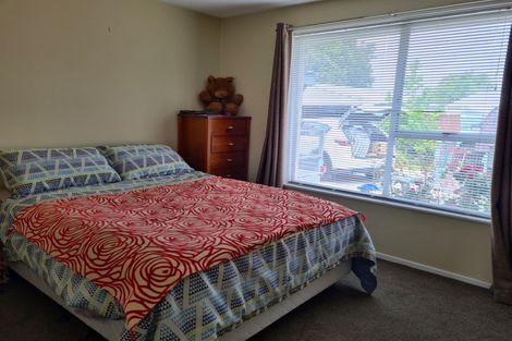 Photo of property in 17 Mckellar Place, Hornby, Christchurch, 8042