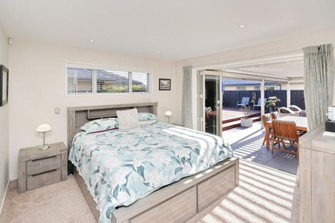 Photo of property in 2/4 Wineberry Avenue, Amberley, 7410