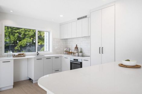 Photo of property in 1 William Bond Street, Stanley Point, Auckland, 0624