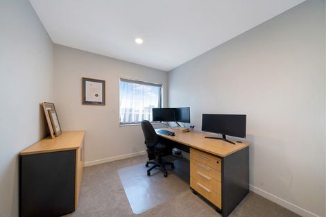 Photo of property in 8 Meritage Lane, Te Atatu South, Auckland, 0610