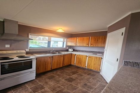 Photo of property in 16 Warwick Place, Springvale, Whanganui, 4501