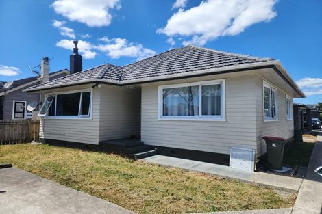 Photo of property in 8 Martin Road, Manurewa, Auckland, 2102