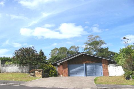 Photo of property in 13 Ronald Macken Place, Windsor Park, Auckland, 0632