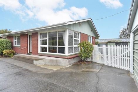 Photo of property in 2/381 Main North Road, Redwood, Christchurch, 8051