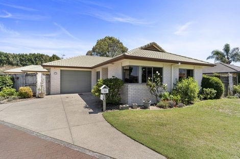 Photo of property in 14 Mcleod Place, Papamoa Beach, Papamoa, 3118