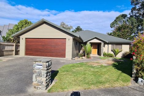 Photo of property in 9 La Lena Grove, Fitzherbert, Palmerston North, 4410