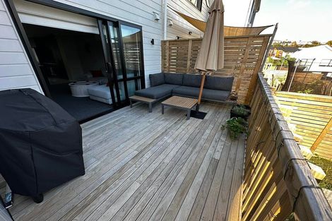 Photo of property in 21 Seafarer Crescent, Stanmore Bay, Whangaparaoa, 0932