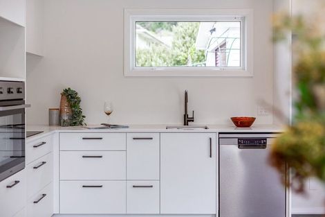 Photo of property in 52 Lees Grove, Wainuiomata, Lower Hutt, 5014