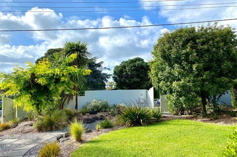 Photo of property in 36 Montgomery Avenue, Rothesay Bay, Auckland, 0630