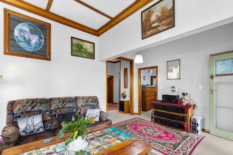 Photo of property in 51 Allardice Street, Dannevirke, 4930