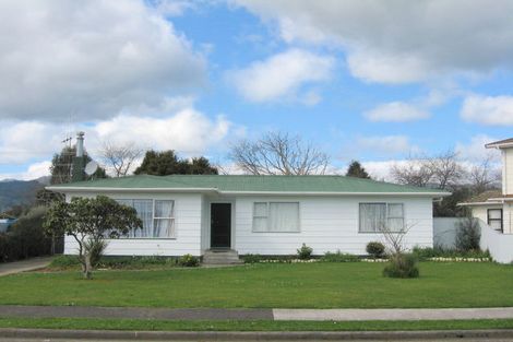 Photo of property in 13 Strathmore Avenue, Levin, 5510